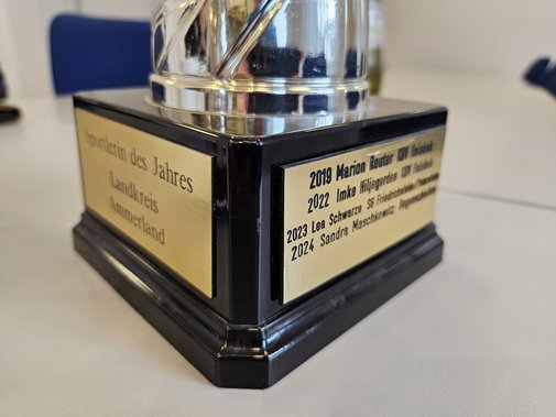 Der Fuß des Pokals "Sportlerin des Jahres"