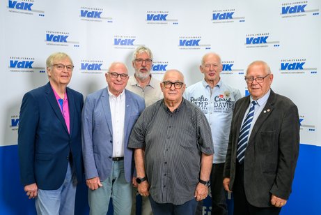 Gruppenfoto der sechs Herren
