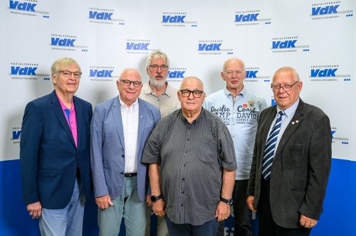 Gruppenfoto der sechs Herren