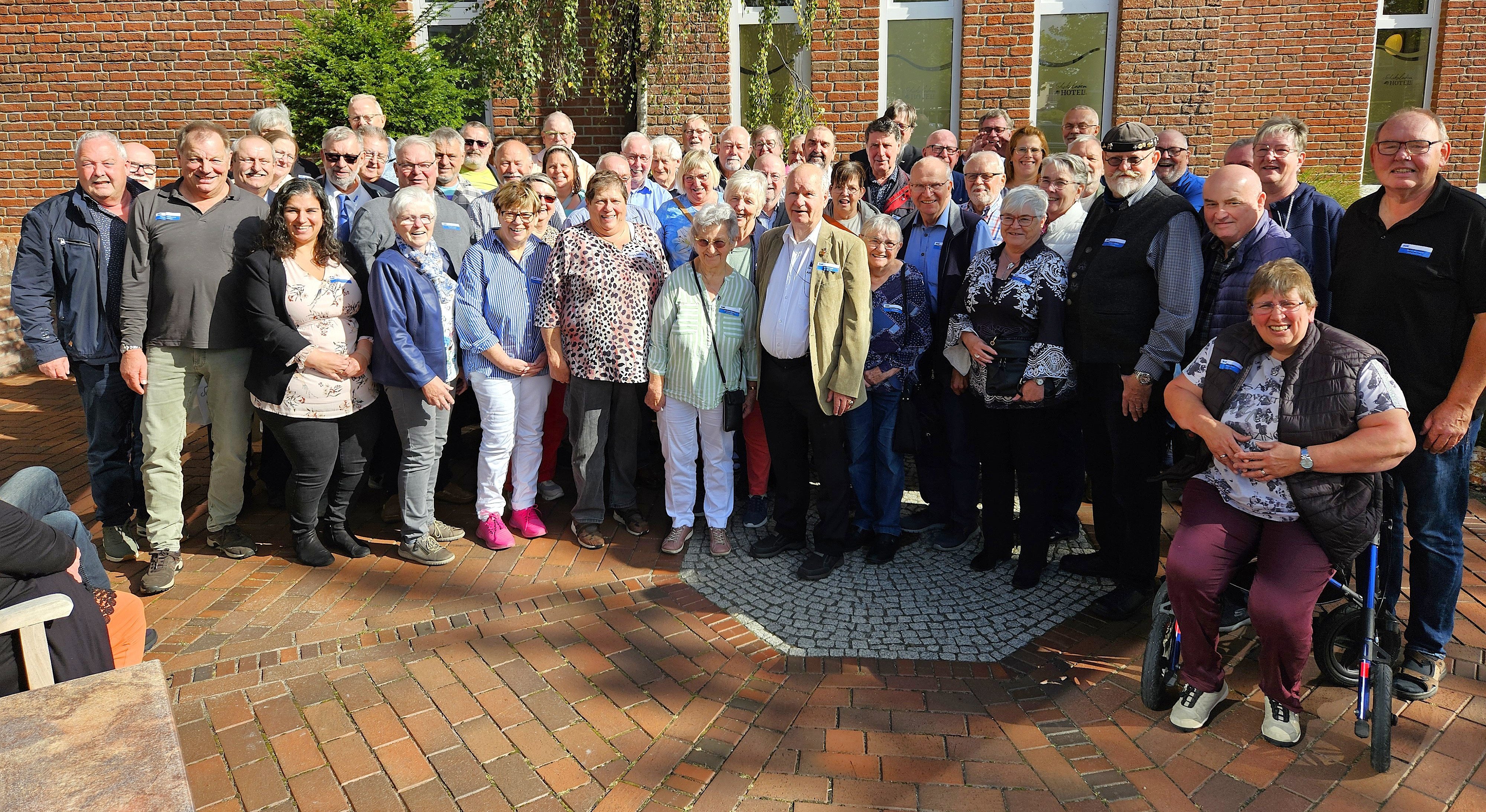 Gruppenfoto der Ehrenamtlichen