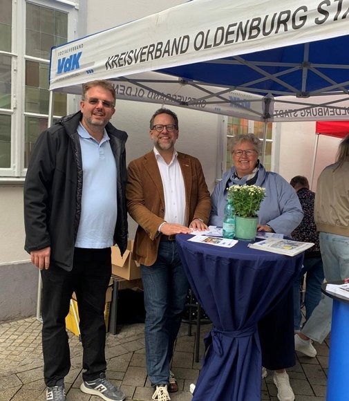 Gruppenfoto am Infostand
