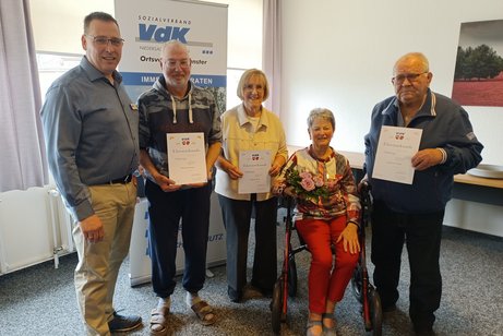 Hier die geehrten Mitglieder von links, Vorsitzender Rico Zellin ( von links) Manfred Hoyer, Dagmar Balk, Angelika Hellmann und Joachim M&uuml;ller