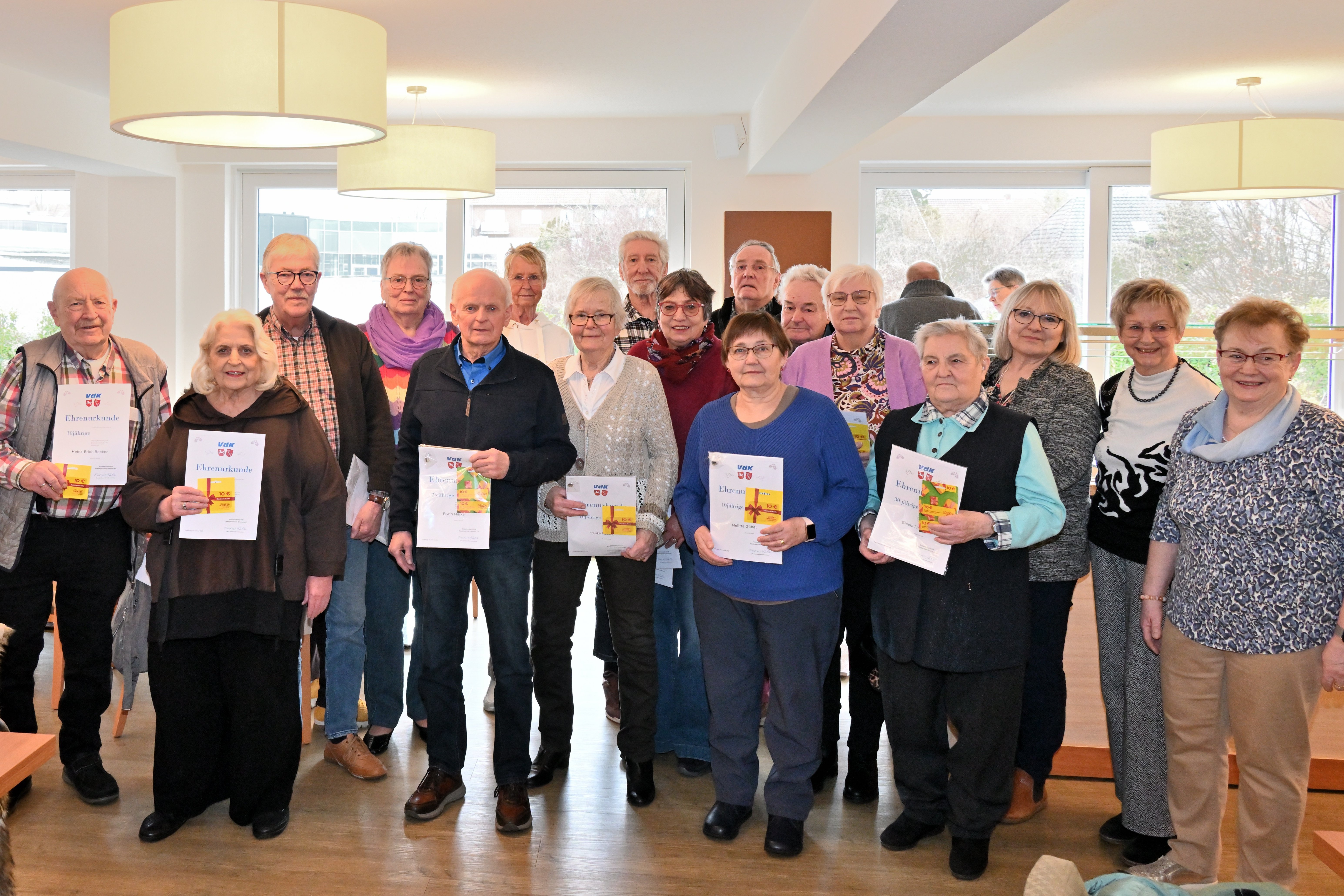 Gruppenfoto der geehrten Mitglieder