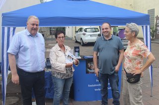 Stand zum Jubiläum "950 Jahre Bohmte", von links nach rechts: Bürgermeister Gemeinde Bohmte Markus Kleinkauertz, Carola Kohnen, Florian Auf dem Kampe, Anneliese Prange