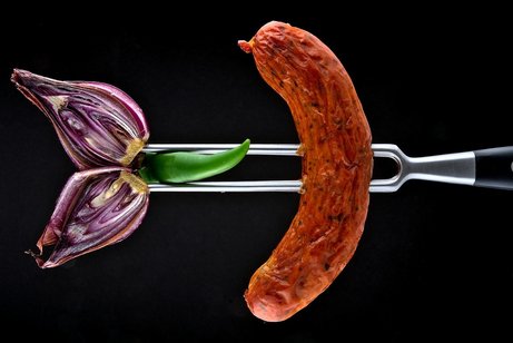 Bratwurst trifft Gem&uuml;se