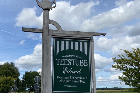 Hinweisschild Teemuseum