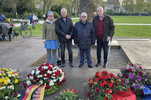 Die vier VdKler an den Kränzen