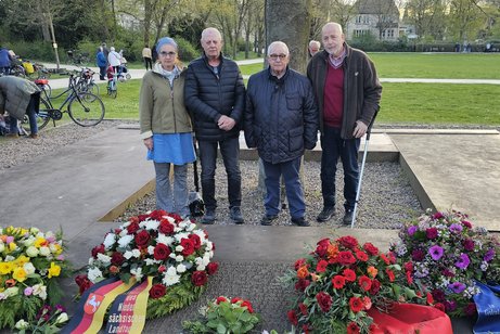 Die vier VdKler an den Kränzen
