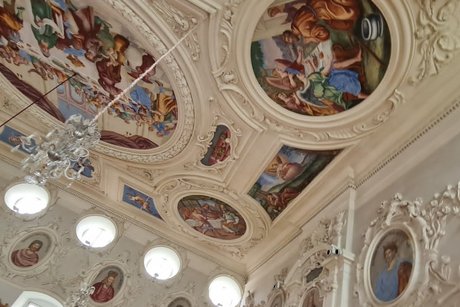Prunkvoll gestaltete Saaldecke im Kaisersaal, Schloss Corvey, Höxter