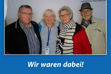 Ralf Udo Schmelcke (li.) und Barbara Pagel (3.von li.) vom Ortsverband Cuxhaven mit Rosi Kluth-M&uuml;nch und Rolf M&uuml;nch