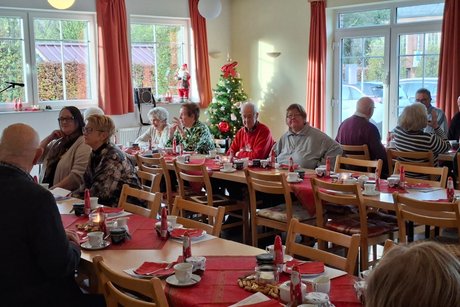 Adventsfeier Cafe trinken