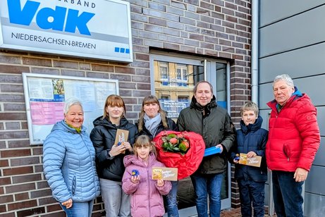 Familie Funck mit Frau Cordes und Herrn Klose vom OV Rotenburg