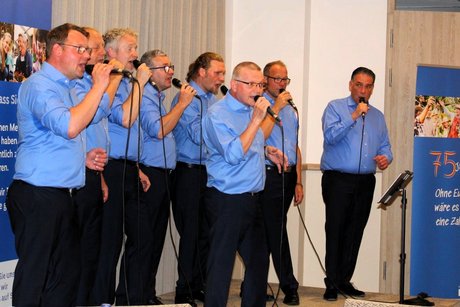 Die Männer der Gesangsgruppe