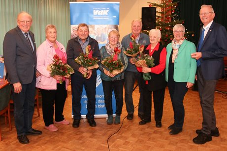 von links: Wilhelm Ihnen, Erika & Reent Meissen, Margret & Karl Janssen, Hanna Oltmanns, Birgit Becker und Johann Garrels