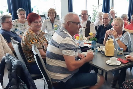 VdK-Mitglieder im Austausch und beim Kaffeetrinken