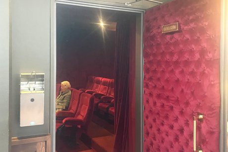 Kinotür zum Kinosaal