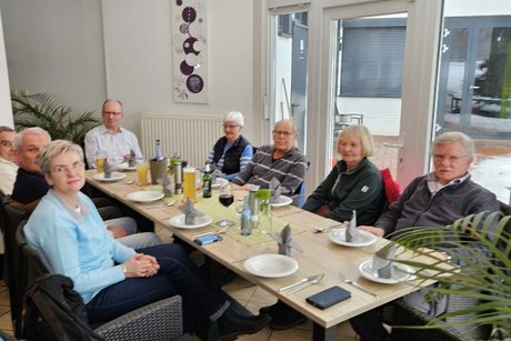 Warten auf das verdiente Essen Warten auf das verdiente Essen