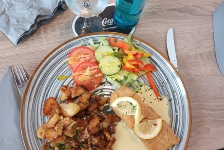 Es gab Fisch oder Schnitzel.