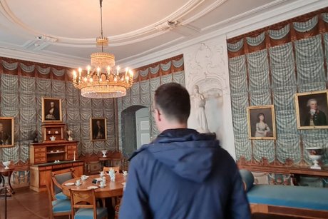Rundgang durch das Schloss Corvey im „Blauen Salon“