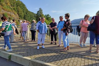 Die Mitglieder an der Odertalsperre bei Sonnenschein