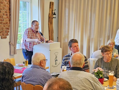 Thorsten Henkel am Rednerpult