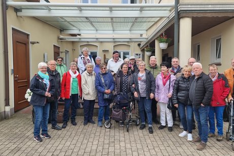 Gruppe vor der Abreise nach Bremen