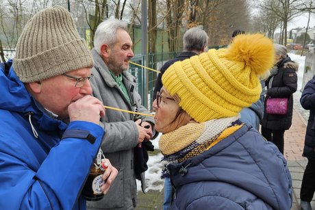 Hilfestellung mit der Hand gilt nicht Hilfestellung mit der Hand gilt nicht