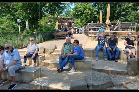 Bastei (eine Felsformation mit Aussichtsplattform) Ruhepause