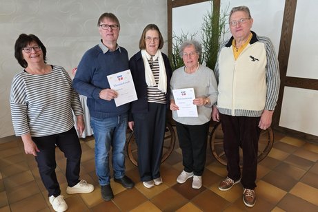 &Uuml;berreichung der Ehrenurkunden