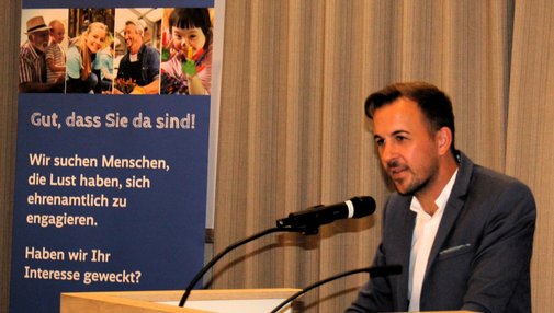 Christoph Reents am Mikrofon