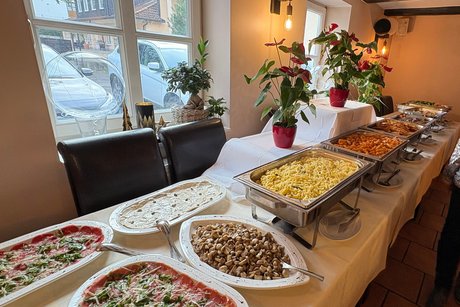 Leckeres Buffet mit vielen Vorspeise Blick auf das Buffet