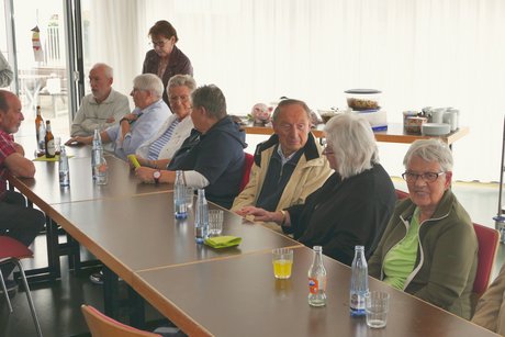 Mitglieder am Tisch