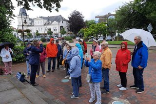 Stadtführung in Jever bei Regen