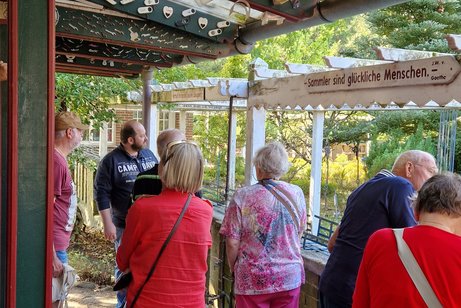 Besucher im Freiluftteil