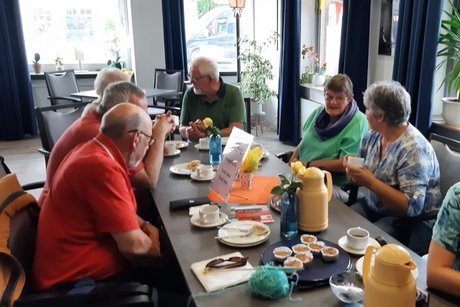 Kaffeetafel mit VdK-Mitgliedern