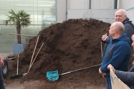Das Substrat f&uuml;r die T&ouml;pfe