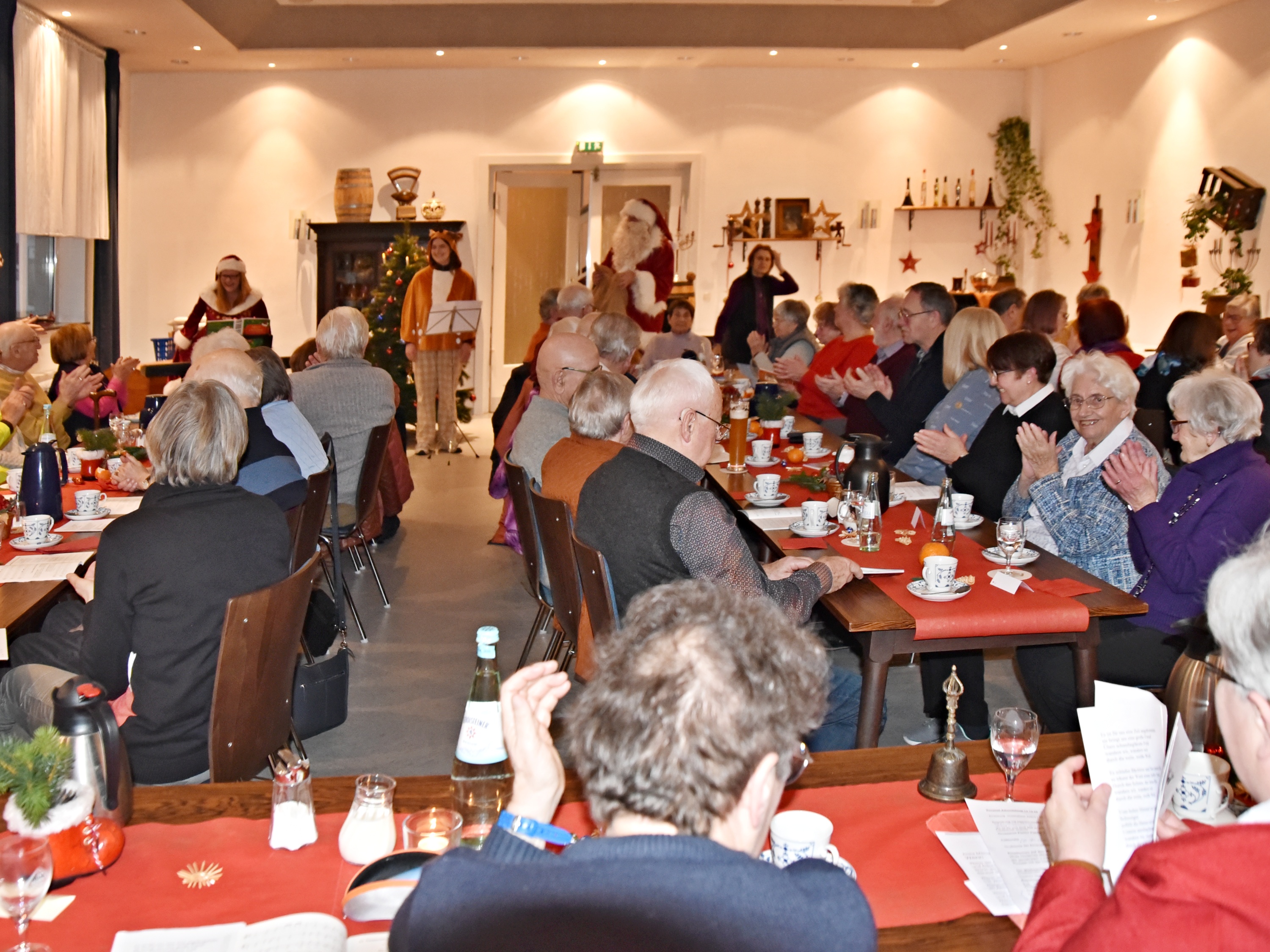 Vorweihnachtsliche Stimmung im Celler Saal.