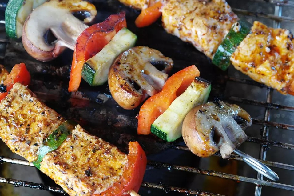Grillfleisch auf dem Rost