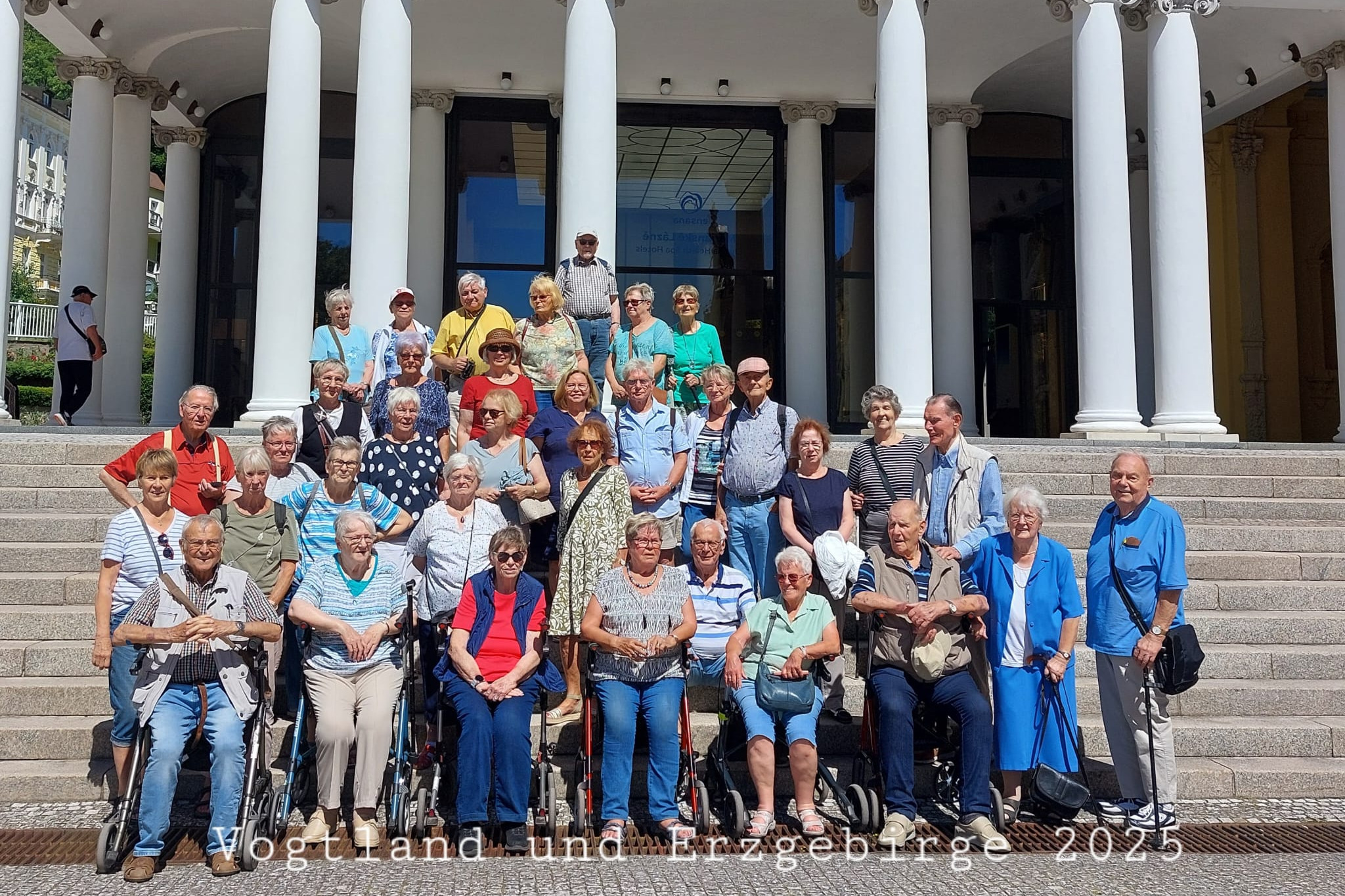 Gruppenbild der 6 Tages Reise nach Karlsbad 2025 Gruppenbild der 6 Tages Reise nach Karlsbad 2025