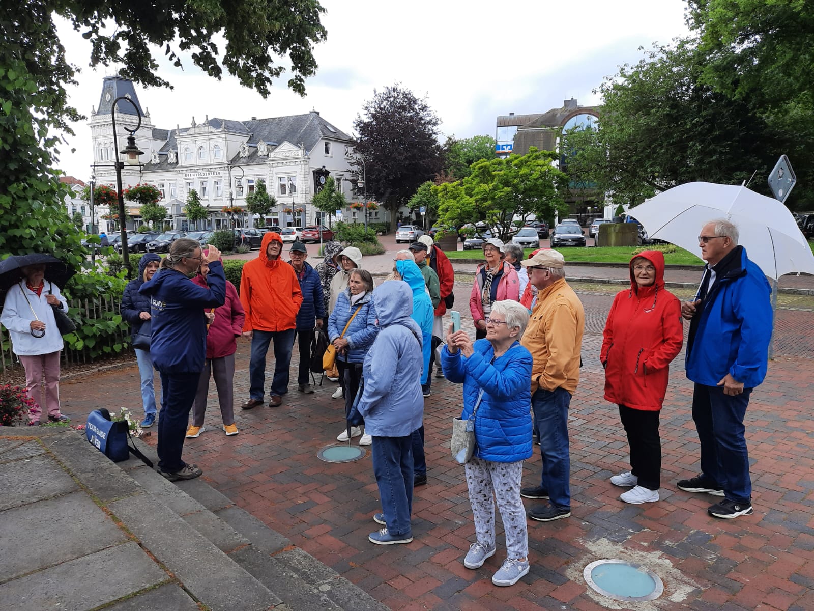 Stadtführung in Jever bei Regen