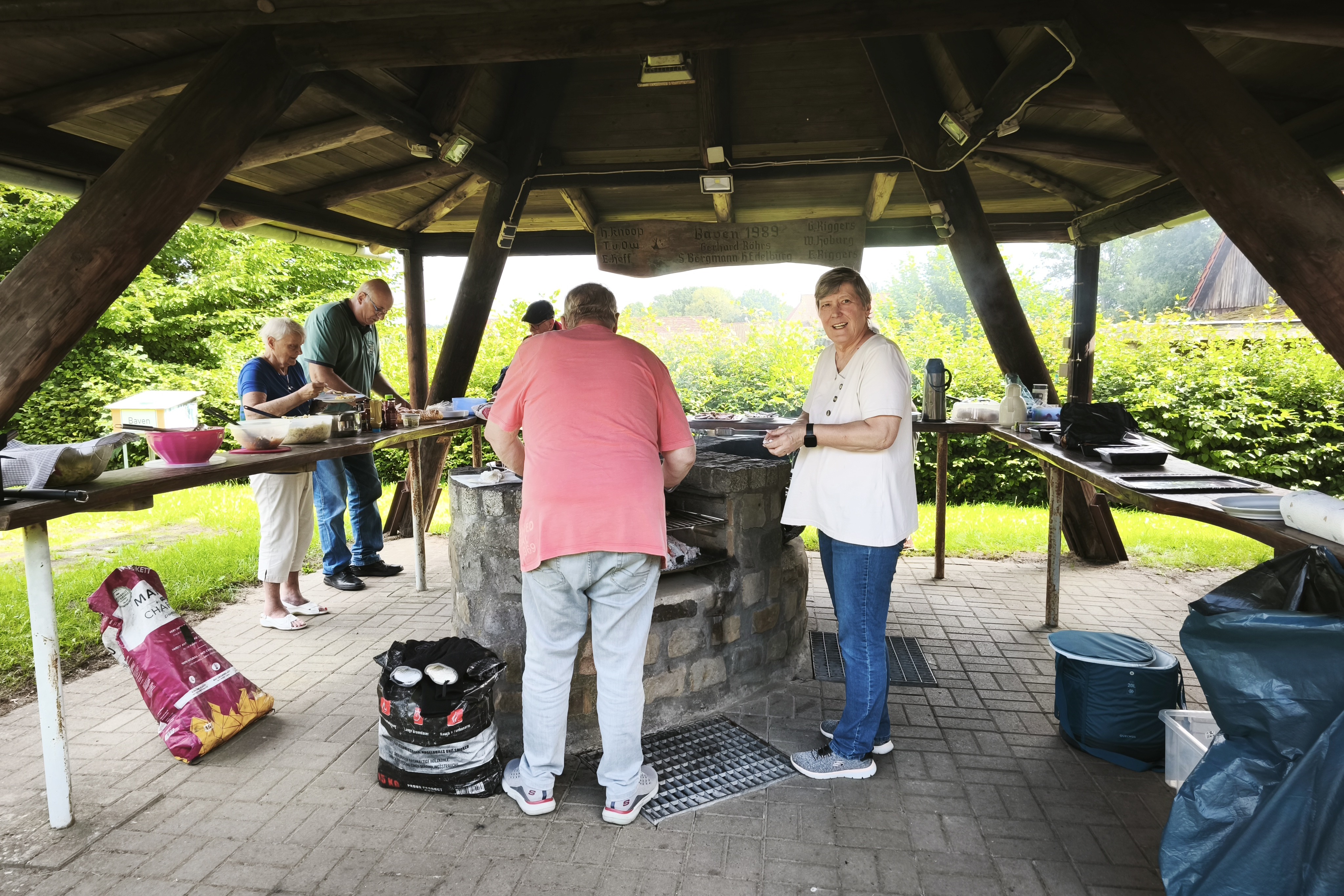 Grillnachmittag 2025 Gemeinschaftlicher Genuss von Getränken und Speisen vom Grill