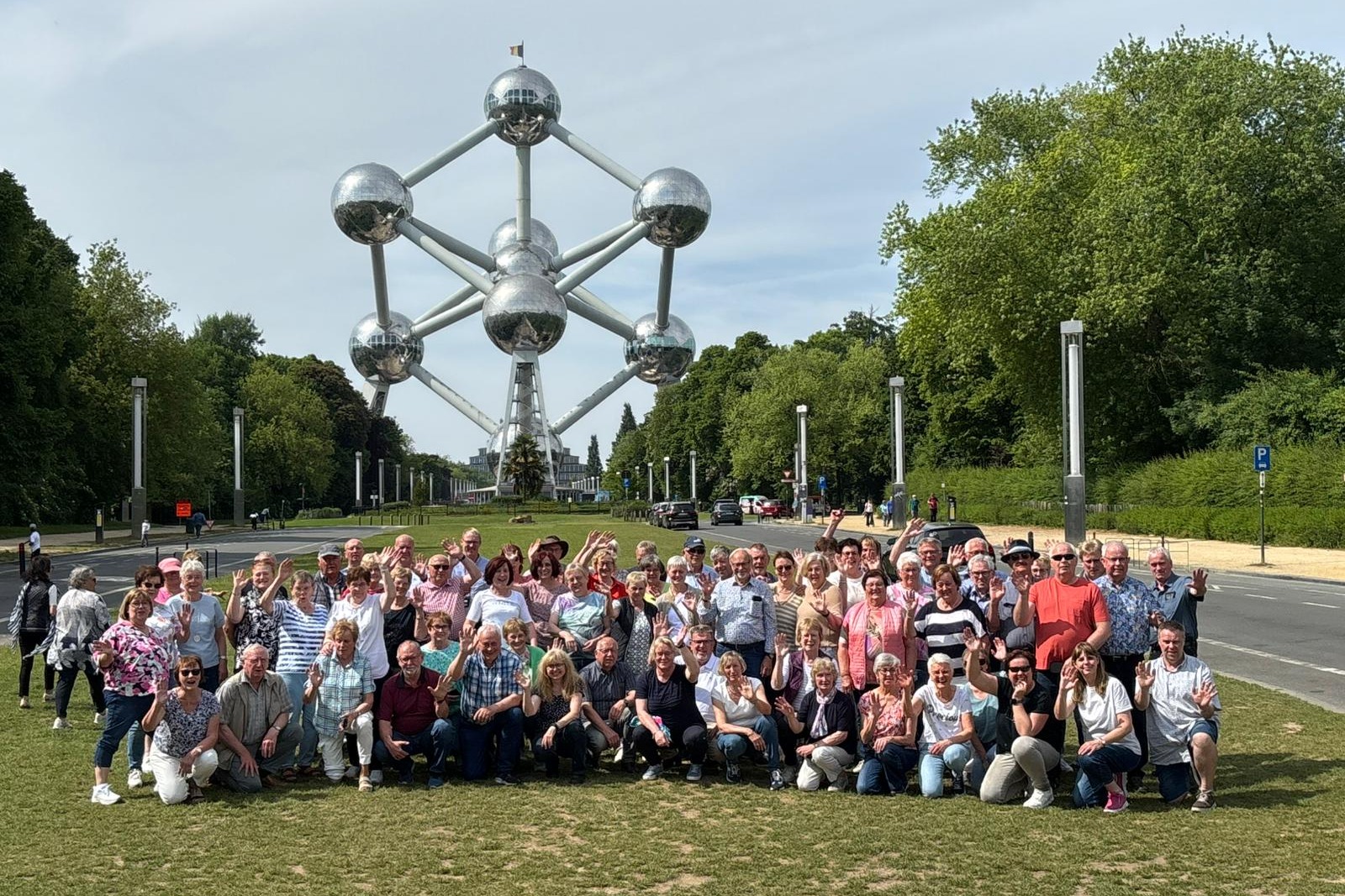 Gruppenbild vor dem Atomium in Brüssel Gruppenbild vor dem Atomium in Brüssel