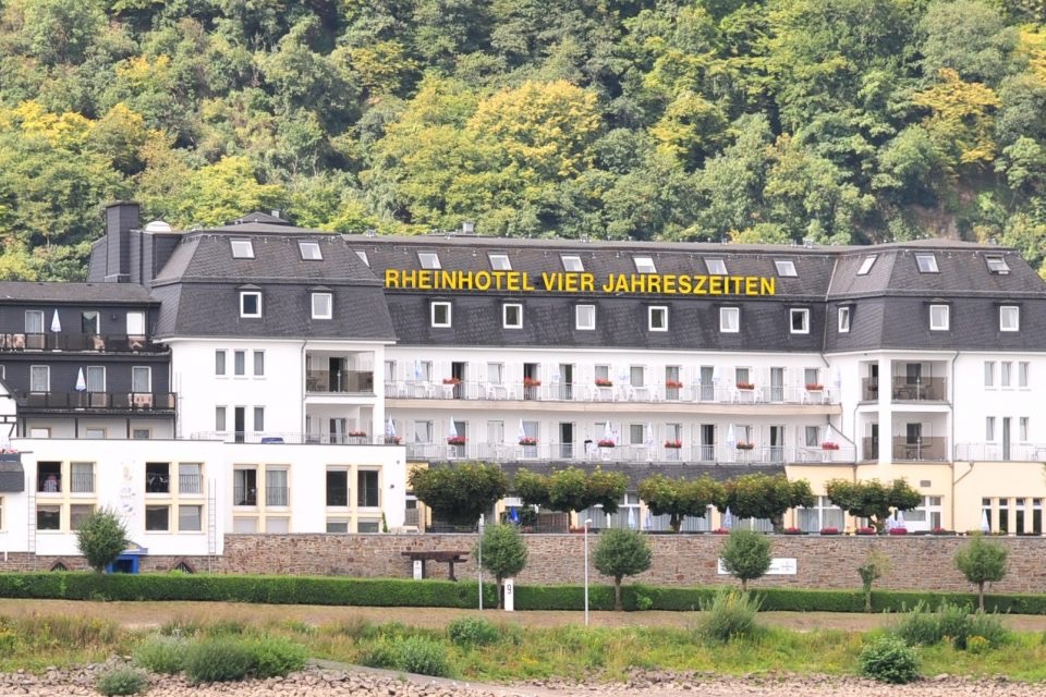 Hotel "Vier Jahreszeiten" Hotel "Vier Jahreszeiten"