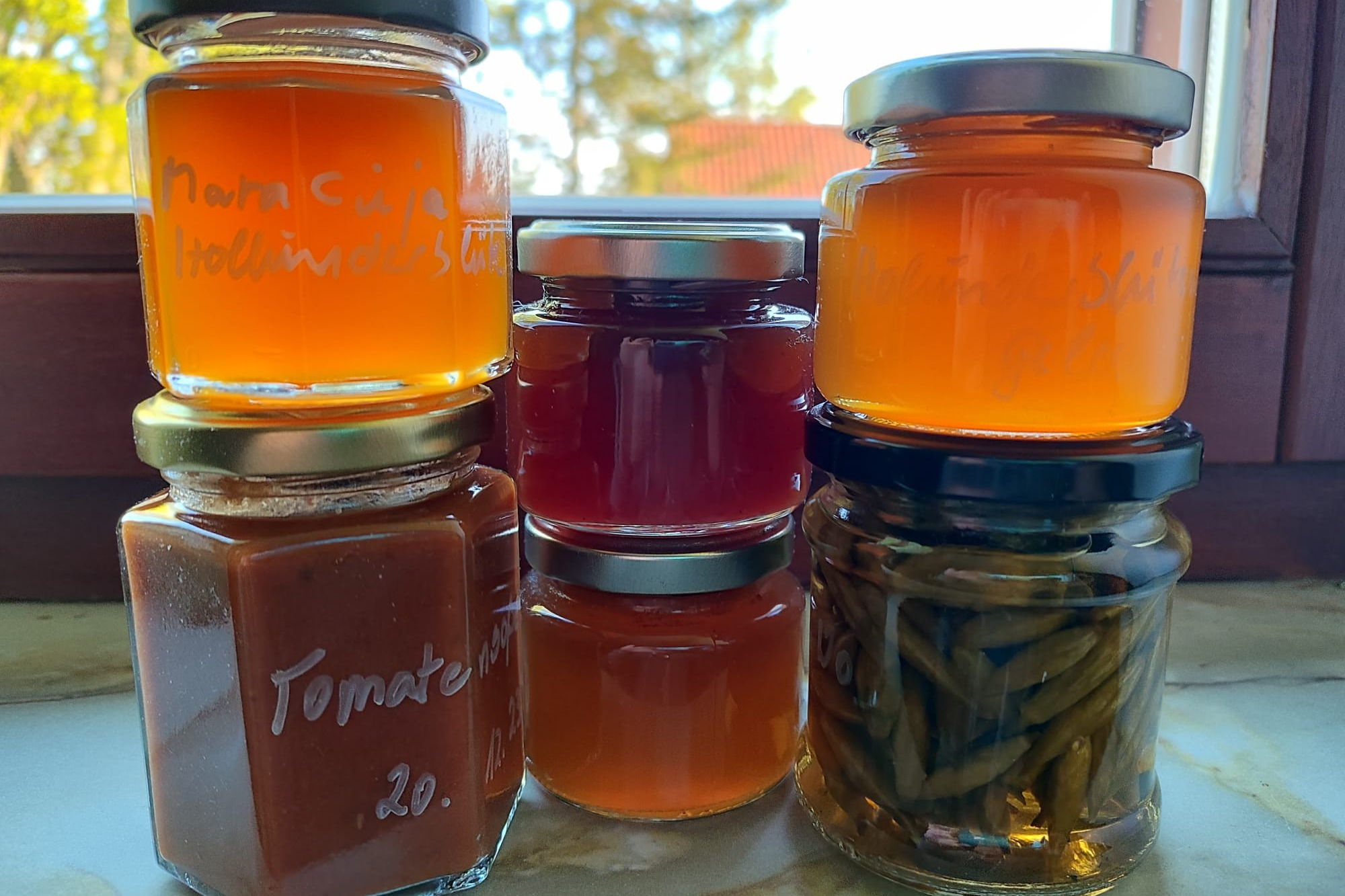 Selbst Gemachtes Gläser mit Marmeladen